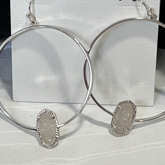 Kendra Scott Jewelry - NWT Kendra Scott Rare & Retired Elora Earrings Silver & Sparkly Iridescent GORG!